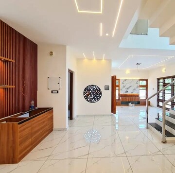Living Room in 2.5 BHK Builder Floor at Sector 28 – for Rent