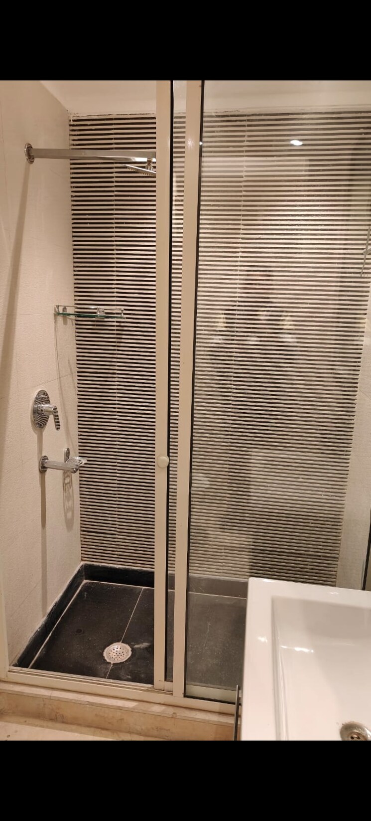 Bathroom, sarvodaya enclave 4 Bedroom 2500 Sq.Ft. Builder Floor In Sarvodaya Enclave Delhi 8685518