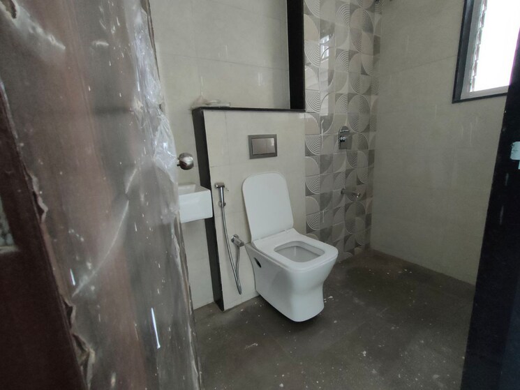 Bathroom, shree-rashmi-jewel 2 Bedroom 658 Sq.Ft. Apartment In Kandivali West Mumbai 8685499