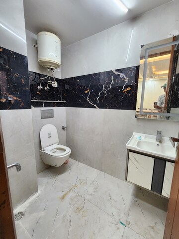 Master Bedroom in 3 BHK Builder Floor at Chattarpur – for Rent