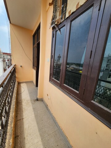 Furnished Amenities in 1 BHK Builder Floor at Chattarpur – for Rent