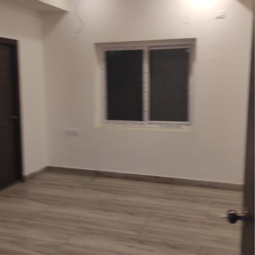 Room in 3 BHK Apartment at Dilshad Garden – for Sale