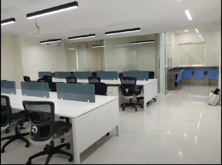 Team Area, vijay nagar Commercial Office Space 2200 Sq.Ft. In Vijay Nagar Indore 8685721