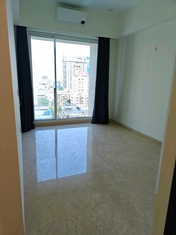 Room in 3 BHK Apartment at Raheja Imperia, Worli – for Rent