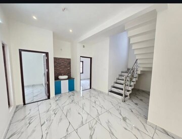 Room in 2 BHK Builder Floor at Sector 32 – for Rent