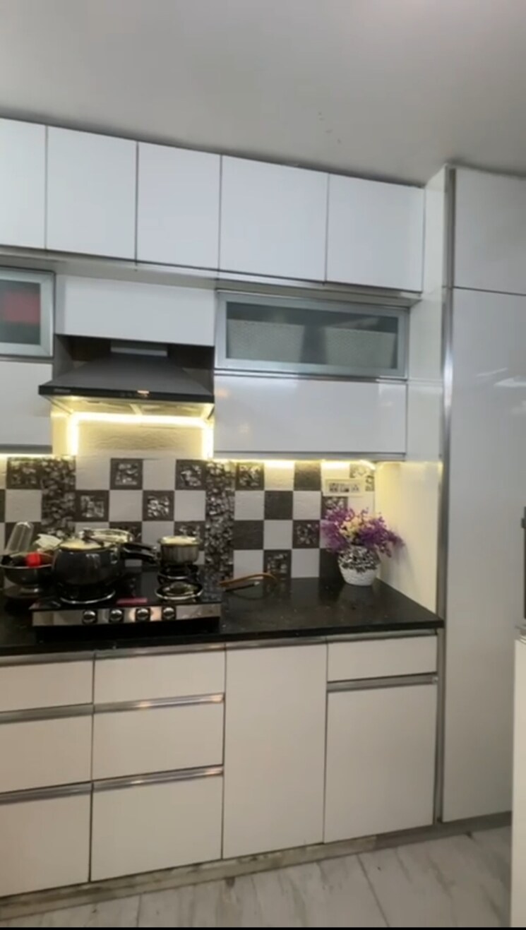 Kitchen, vivek vihar 3 Bedroom 180 Sq.Yd. Builder Floor In Vivek Vihar Delhi 8685855