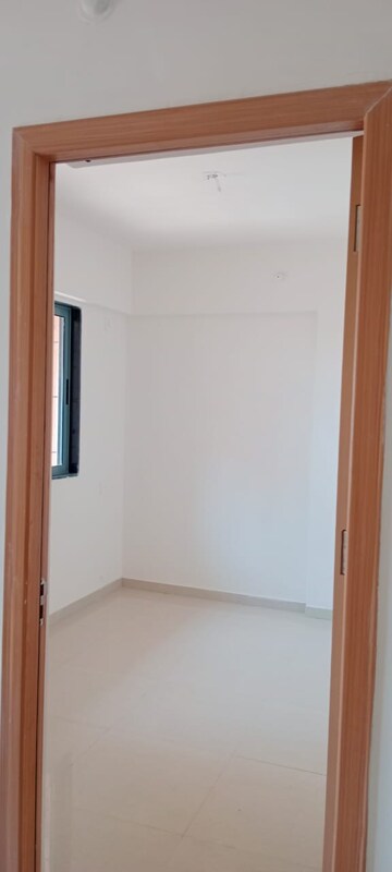 Room in 2 BHK Apartment at Lodha Panacea 1, Dombivli East – for Rent