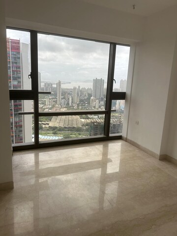 Room in 4 BHK Apartment at Lodha Marquise, Worli – for Rent