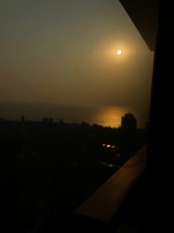 Room in 4 BHK Apartment at Lodha Marquise, Worli – for Rent