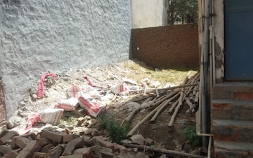 Plot For Sale in Girp Society, Dlf Ankur Vihar