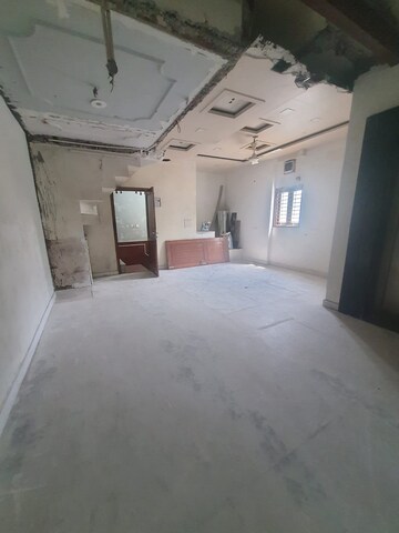  Shop For Rent in Prashant Vihar