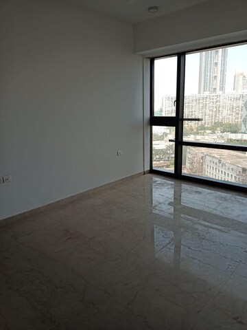 Room in 3 BHK Apartment at Lodha Trump Tower, Worli – for Rent