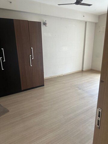 Room in 3 BHK Apartment at DLF New Town Heights I, Sector 90 – for Rent
