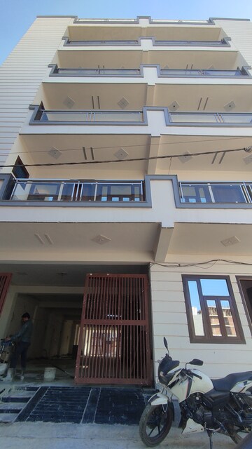 3 BHK Builder Floor For Sale in Chhaproli Khadar
