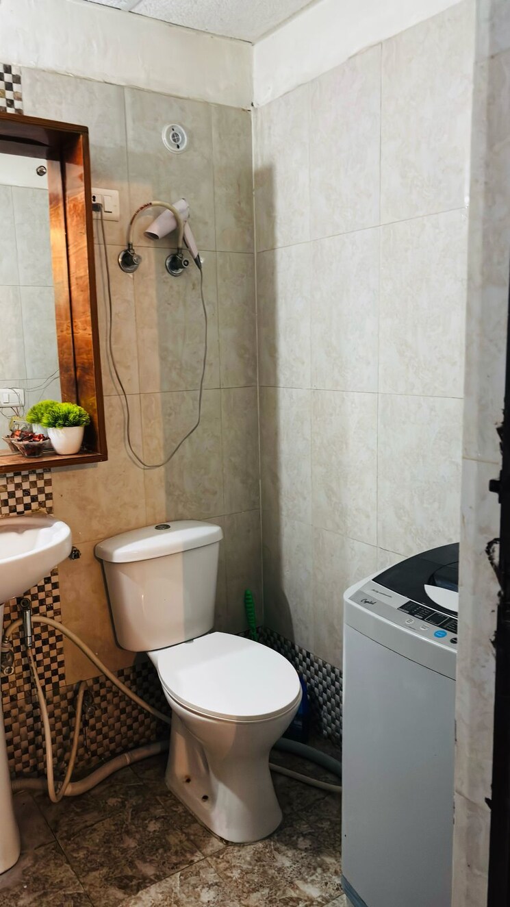 Bathroom, galaxy-royale 2 Bedroom 1060 Sq.Ft. Apartment In Gaur City 2 Greater Noida 8685988
