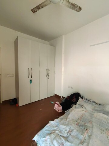 Room in 3 BHK Apartment at Emaar Palm Gardens, Sector 83 – for Rent