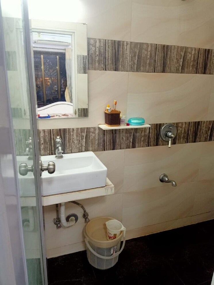 Bathroom, bandra west 2 Bedroom 750 Sq.Ft. Apartment In Bandra West Mumbai 8685941