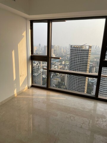 Room in 4 BHK Apartment at Lodha Marquise, Worli – for Sale