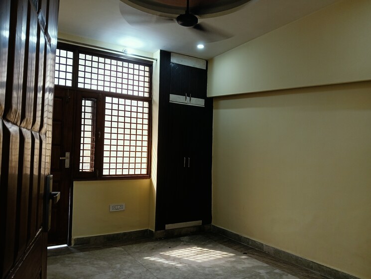 Room, landcraft-golflinks-plaza 2 Bedroom 1135 Sq.Ft. Apartment In Pandav Nagar Ghaziabad 8686128