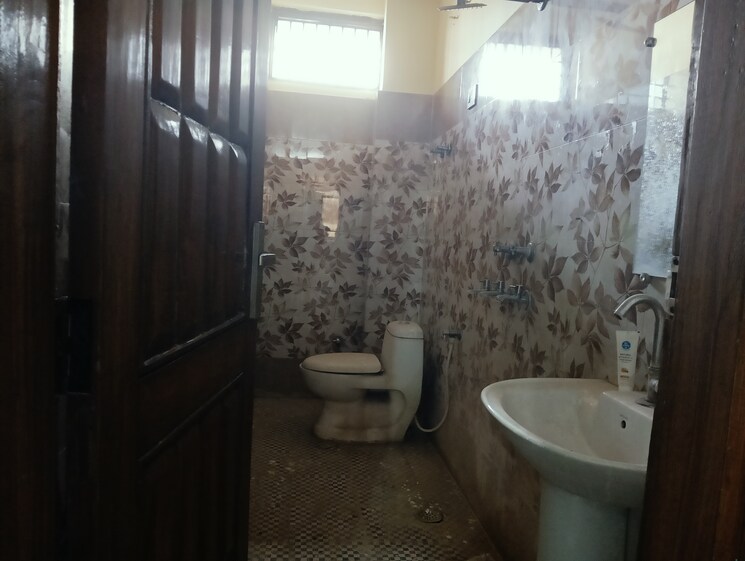 Bathroom, landcraft-golflinks-plaza 2 Bedroom 1135 Sq.Ft. Apartment In Pandav Nagar Ghaziabad 8686128