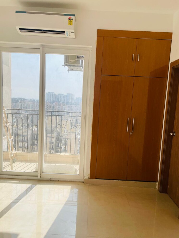 Room, amrapali-dream-valley 2.5 Bedroom 920 Sq.Ft. Apartment In Tech Zone 4 Greater Noida Greater Noida 8686166