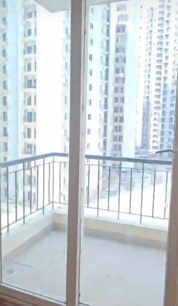 Balcony in 2.5 BHK Apartment at Amrapali Dream Valley, Tech Zone 4 Greater Noida – for Rent