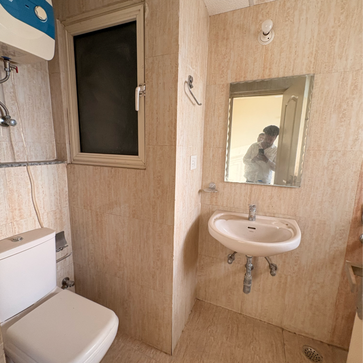 Bathroom, paarth-aadyant 3.5 Bedroom 1911 Sq.Ft. Apartment In Sushant Golf City Lucknow 8686139