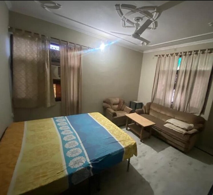 Bedroom, dayal bagh 3 Bedroom 100 Sq.Yd. Apartment In Dayal Bagh Faridabad 8686131