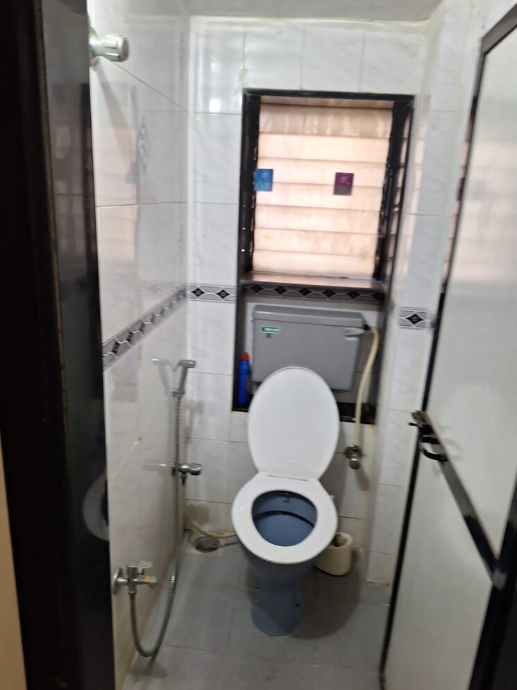 Bathroom, manish-darshan-andheri 1 Bedroom 476 Sq.Ft. Apartment In Andheri East Mumbai 8686155