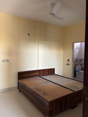 1 RK Builder Floor For Rent in Sector 39