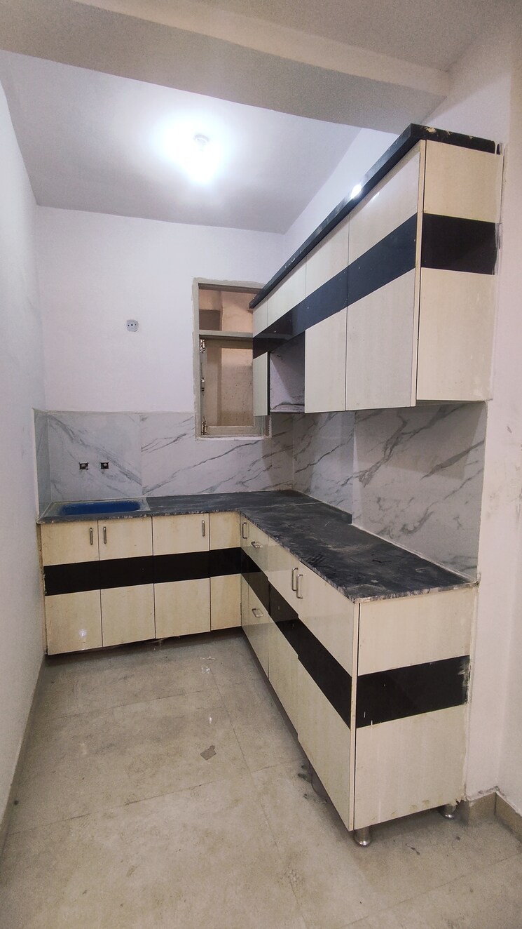 Kitchen, sector 73 1 Bedroom 600 Sq.Ft. Builder Floor In Sector 73 Noida 8686305