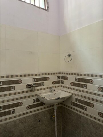 1 RK Builder Floor For Rent in Sector 40