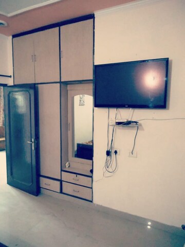Furnished Amenities in 3 BHK Builder Floor at Dhakoli – for Rent