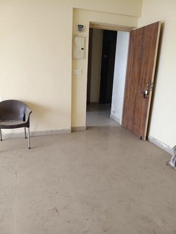 Room in 2 BHK Apartment at RAS Palm Residency, Sector 76 – for Sale