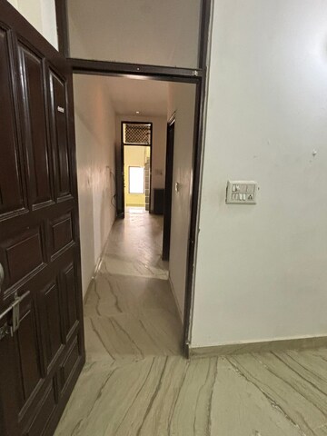 Building Lobby in 1 BHK Apartment at Dlf City Phase 3 – for Rent