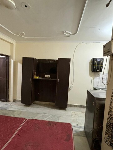 Team Area in 1 BHK Apartment at Dlf City Phase 3 – for Rent