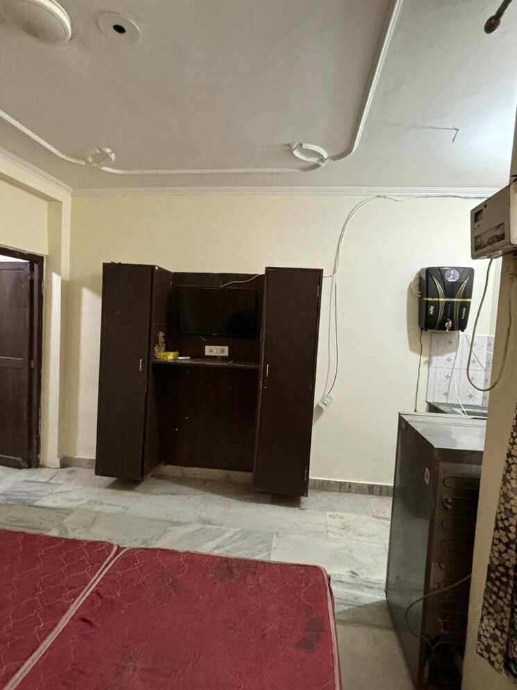 Team Area, dlf city phase 3 1 Bedroom 300 Sq.Ft. Apartment In Dlf City Phase 3 Gurgaon 8686495