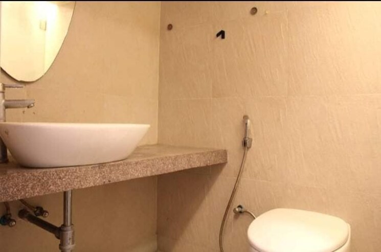 Attached Bathroom, krishna nagar 1 Bedroom 455 Sq.Ft. Apartment In Krishna Nagar Delhi 8686519