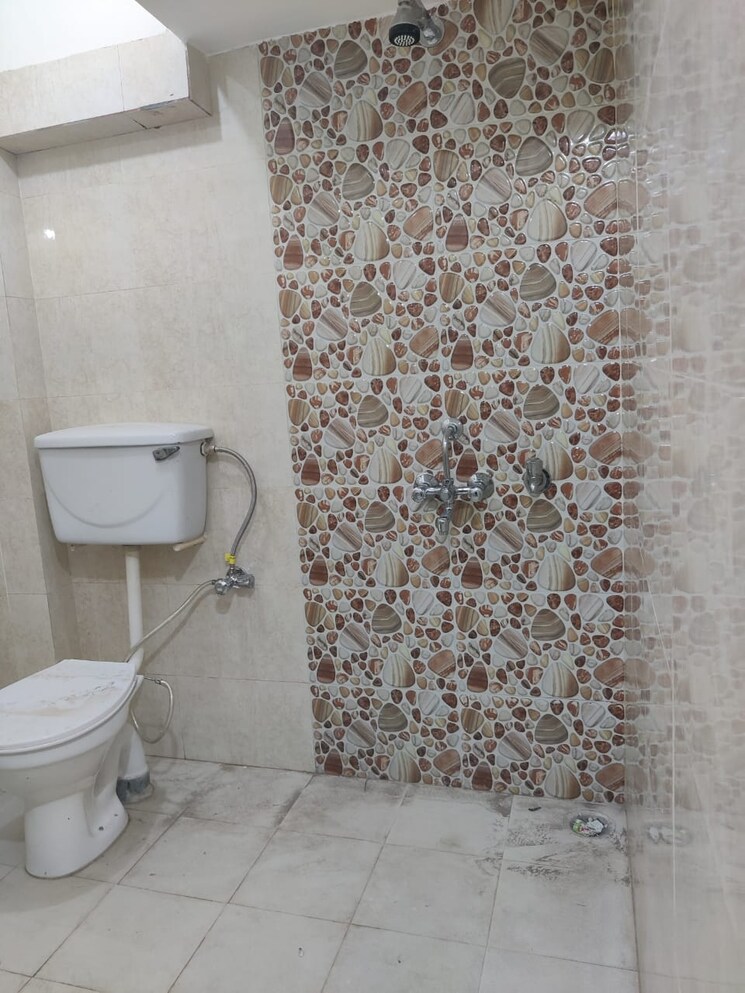 Bathroom, krishna nagar 1 Bedroom 455 Sq.Ft. Apartment In Krishna Nagar Delhi 8686519