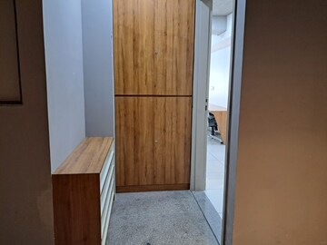 Room in  Office Space at Sun Westbank, Navrangpura – for Rent