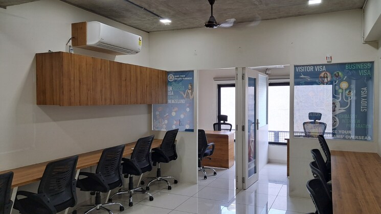 Team Area, sun-westbank Commercial Office Space 720 Sq.Ft. In Navrangpura Ahmedabad 8686536