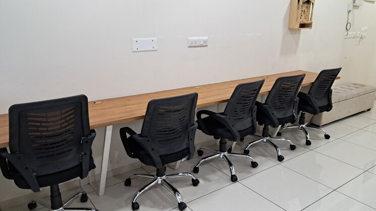 Team Area, sun-westbank Commercial Office Space 720 Sq.Ft. In Navrangpura Ahmedabad 8686536