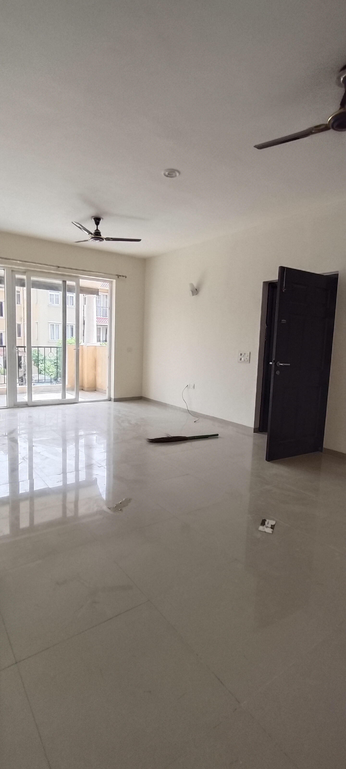 3 BHK + Servant Room Independent House For Rent in Emaar MGF Emerald Hills