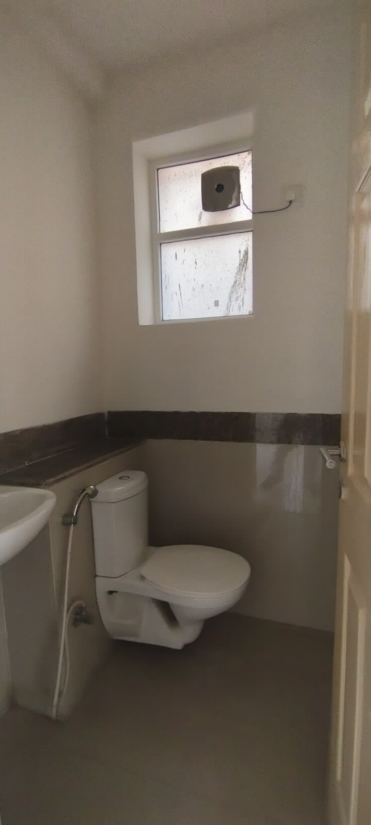 Bathroom, emaar-mgf-emerald-hills 3 Bedroom 1396 Sq.Ft. Independent House In Sector 65 Gurgaon 8686600