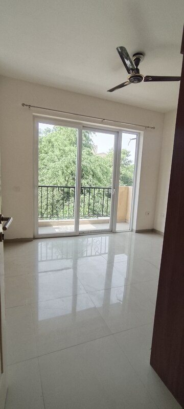 Room in 3 BHK Independent House at Emaar MGF Emerald Hills, Sector 65 – for Rent