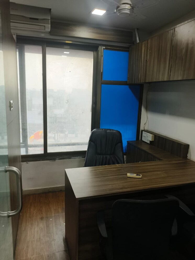 Living Room, emaar-the-palm-square Commercial Office Space 970 Sq.Ft. In Sector 66 Gurgaon 8686553