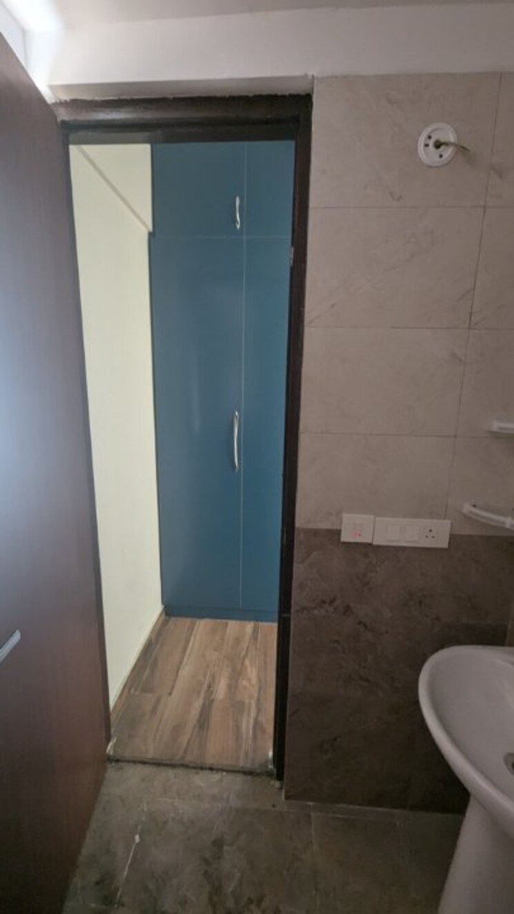 Bathroom, presidency-heights 2 Bedroom 1270 Sq.Ft. Apartment In Sector 25 Yamuna Expressway Greater Noida 8686572