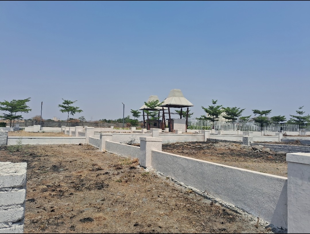 Plot For Sale in Na Plots 