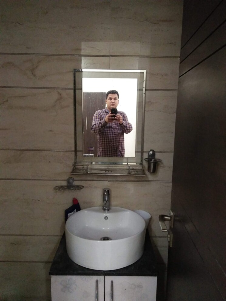 Bathroom, krishna nagar 1 Bedroom 455 Sq.Ft. Builder Floor In Krishna Nagar Delhi 8686677