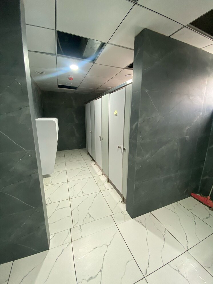 Team Area, shahastradhara road Commercial Office Space 2500 Sq.Ft. In Shahastradhara Road Dehradun 8686675